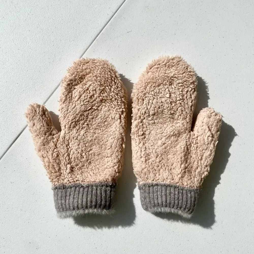 Women’s Winter Mittens Gray Snowflake Knit Warm Fleece Lined